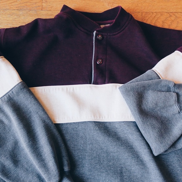 TAYLOR & HENRY Sweatshirt - Picture 2 of 4